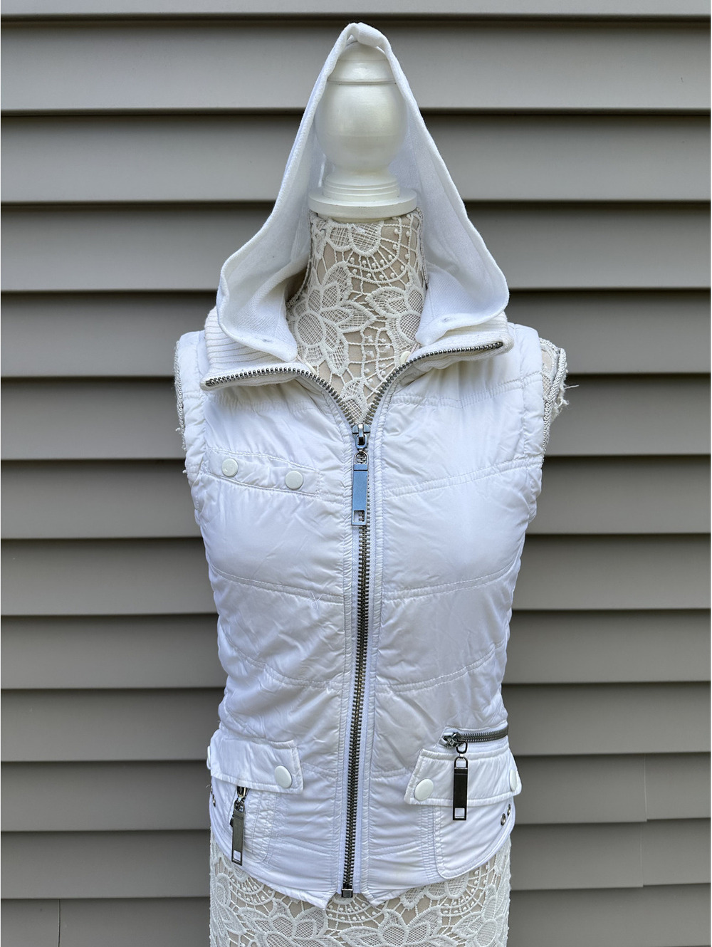Vanity White Quilted Hooded Vest Sporty Casual Layering Piece